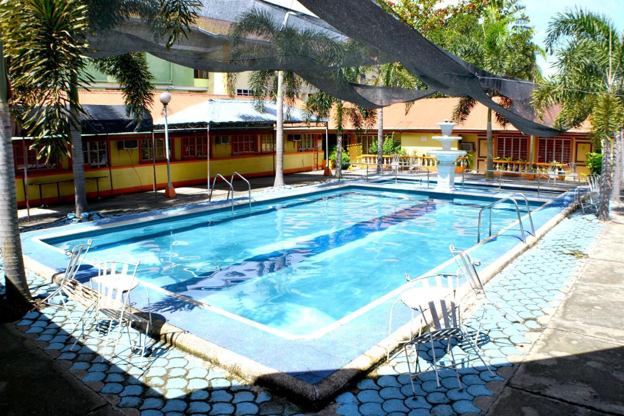 Rufina'S Leisure Center Hotel Tagum Bagian luar foto