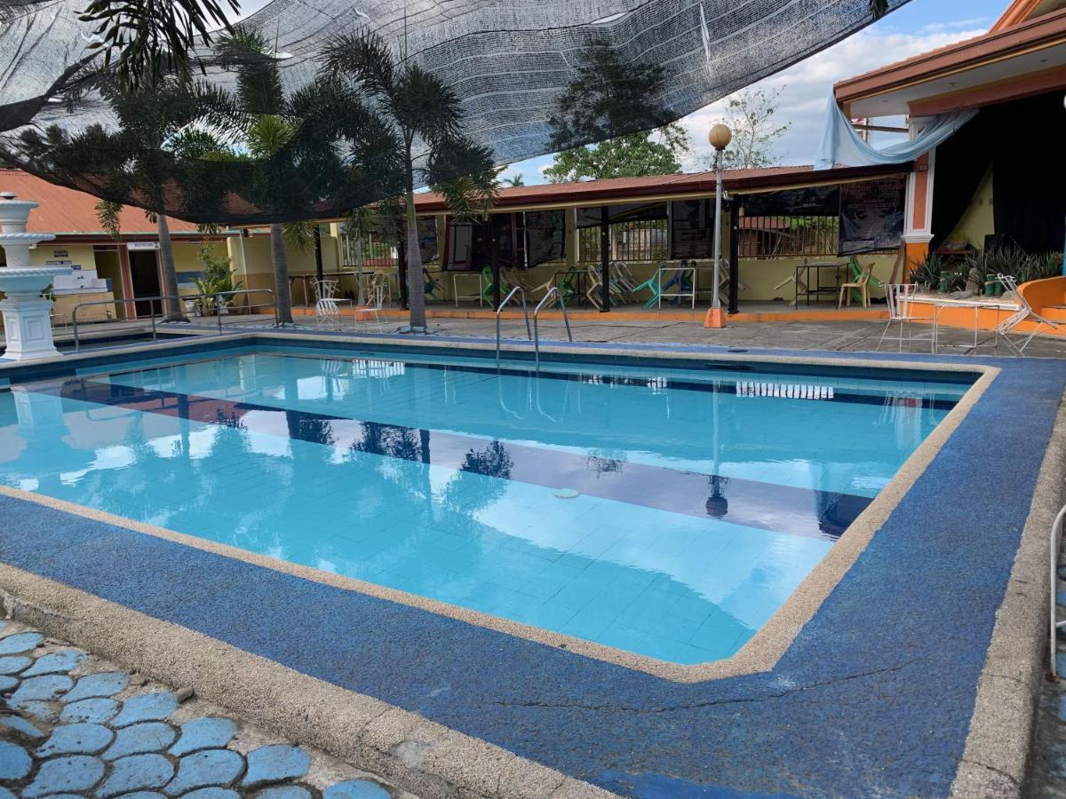 Rufina'S Leisure Center Hotel Tagum Bagian luar foto